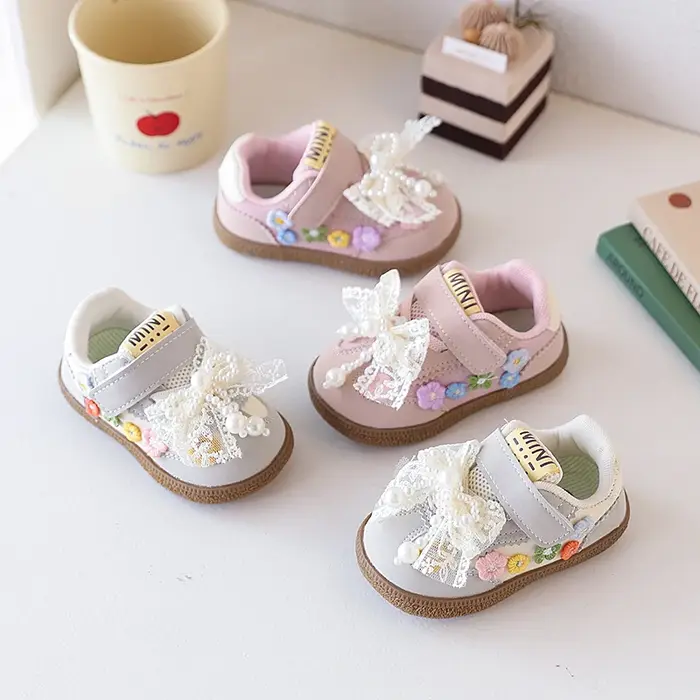 Chaussures de sport pour bébé avec nœud en dentelle