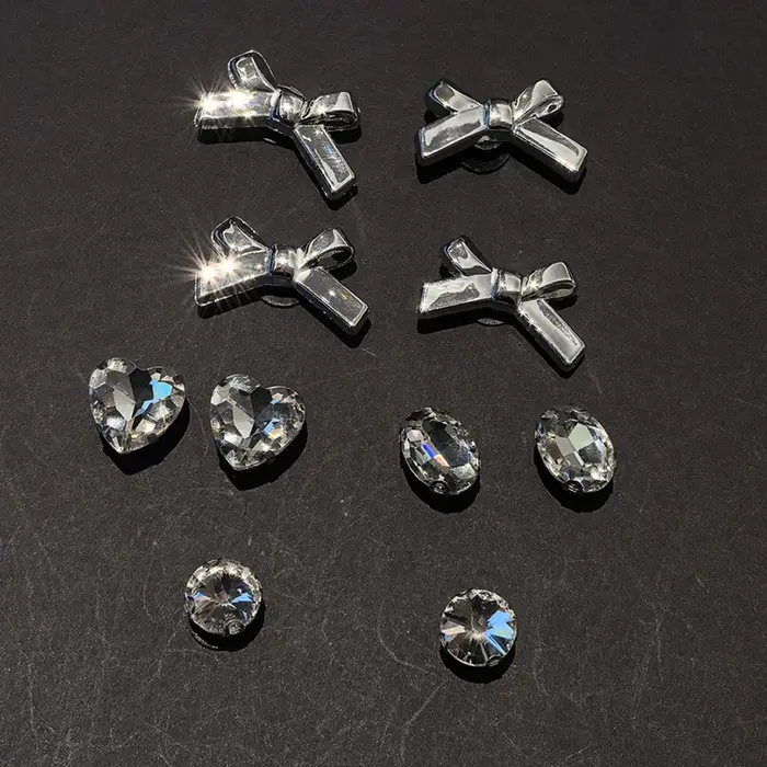 Décorations de chaussures en chaîne de perles et nœuds papillon mignons