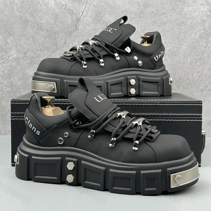 Hommes chaussures 2025 nouvelle semelle épaisse hauteur augmentant chaussures décontractées tendance populaire Niche Design confortable antidérapant plate-forme baskets
