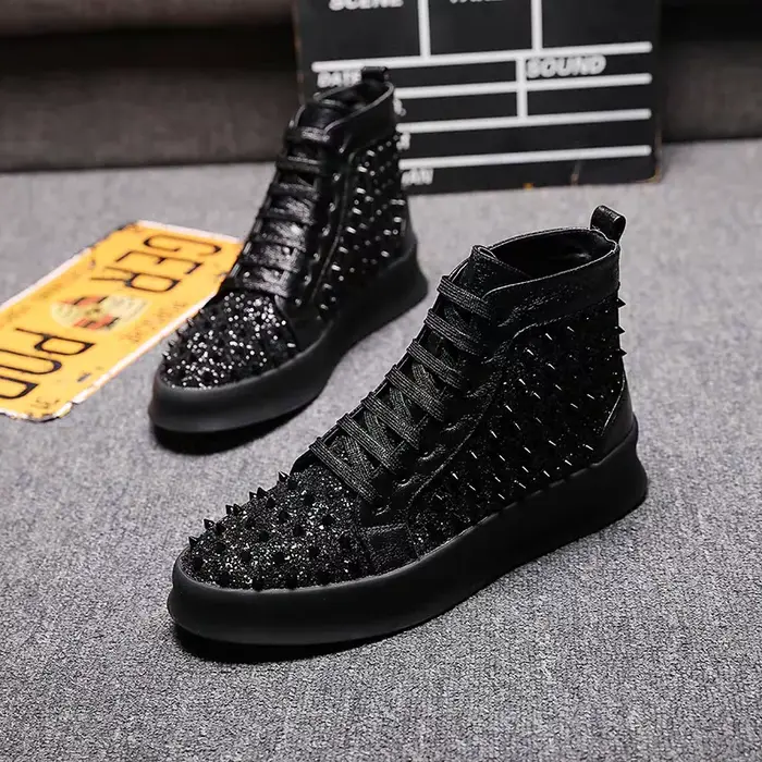 Rivet de luxe chaussures pour hommes baskets de créateur hommes punk hauts or lumière bas décontract