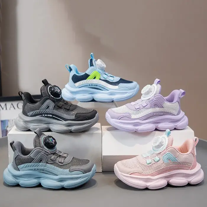 Chaussures de sport unisexes pour enfants 2026 Nouvelles baskets décontractées d'été à plateforme en maille pour tout-petits, semelle souple, légères et polyvalentes pour l'école et la course