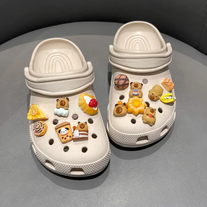Breloques de chaussures pour Kapibara, bricolage, chaussures à trous, mignon capybara sur le thème alimentaire, sandales d'été, Clips, décorations pour femmes et filles, accessoires