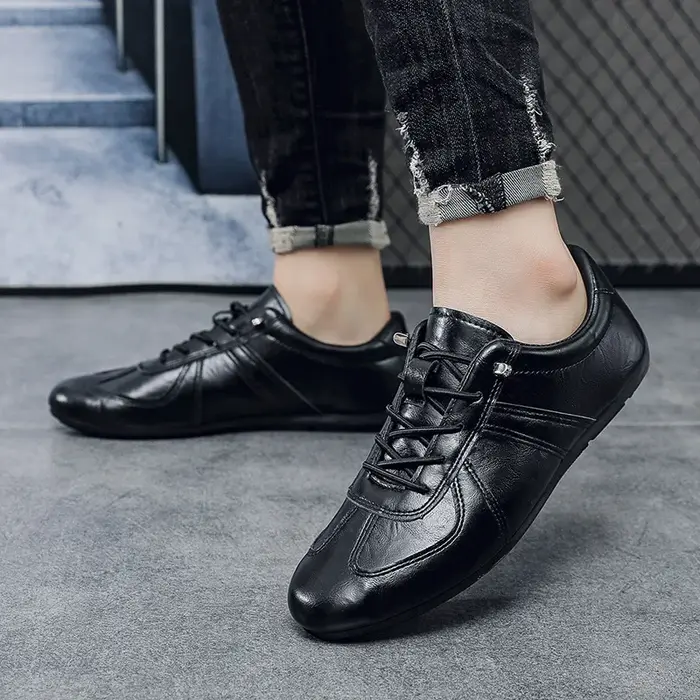 Chaussures pour hommes, nouvelles chaussures décontractées en cuir, semelle souple, légères, ventilées, chaussures de marche de haute qualité, baskets d'été pour hommes, à la mode