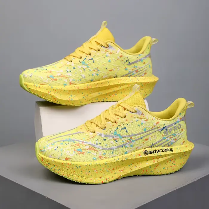 Chaussures de course pour hommes avec caractéristiques lumineuses