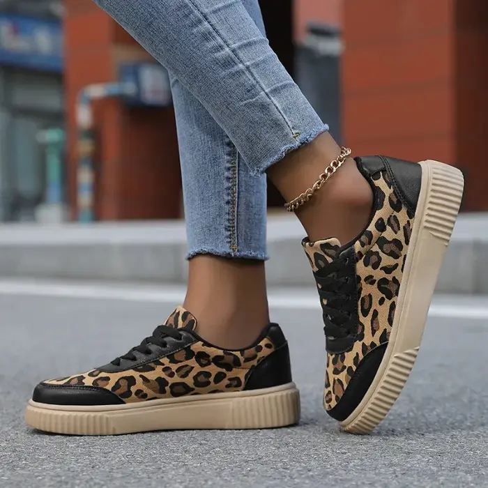 Nouvelles chaussures de sport pour femmes, baskets décontractées à imprimé léopard, confortables, à lacets, chaussures de course polyvalentes, chaussures de marche