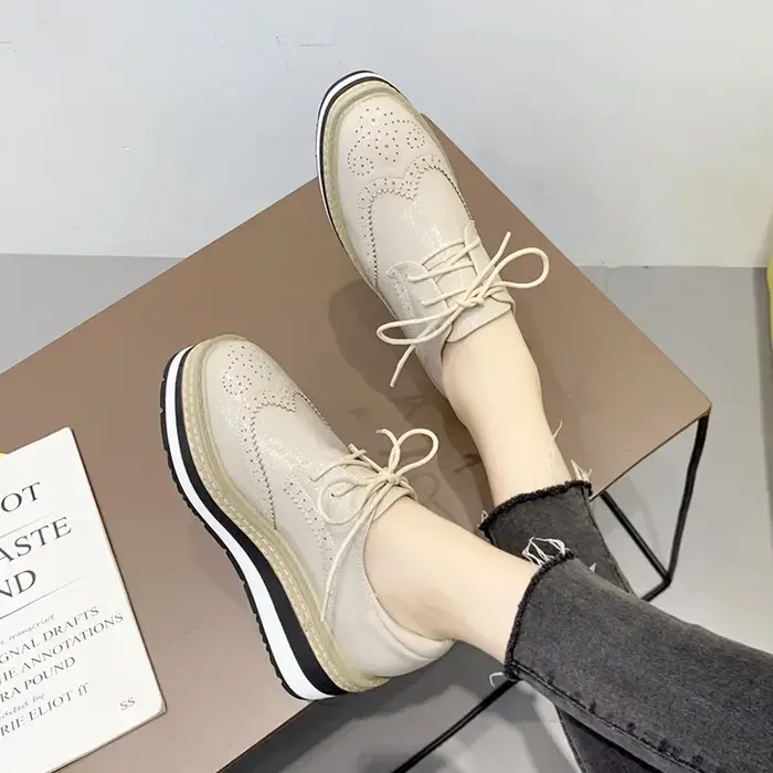 LTARTA Chaussures à muffins à plateforme sculptée Brock de style britannique pour femmes, chaussures