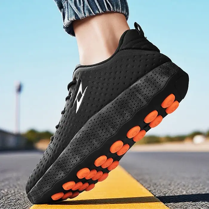 Chaussures de sport respirantes et légères pour femmes avec technologie de massage par détection du pied
