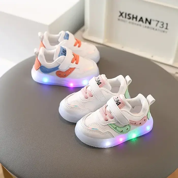 Tenis enfants Led chaussure garçons filles baskets éclairées chaussure lumineuse pour enfants à semelles souples respirant décontracté infantile enfant en bas âge bébé chaussures