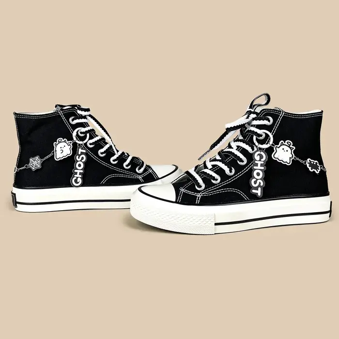 Amy and Michael Y2K Sweet Punk – baskets en toile à tige haute pour femmes, chaussures plates décontractées à lacets noires, chaussures à breloques mignonnes pour adolescentes