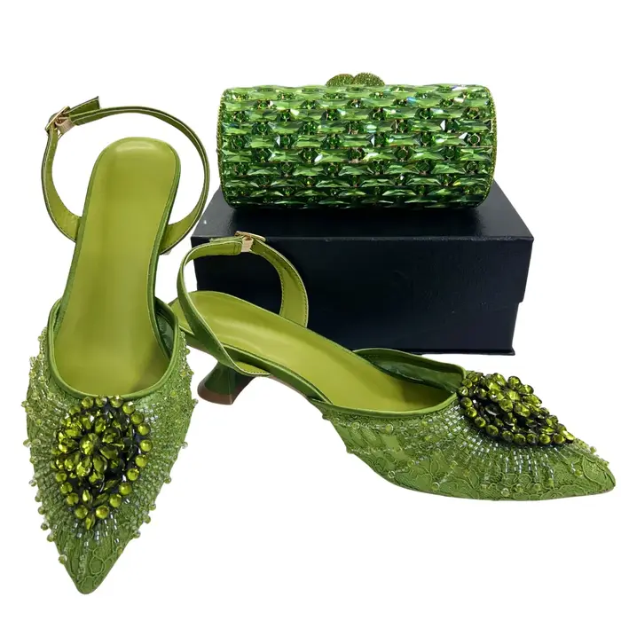 Chaussures de soirée de créateur italien avec pochette assortie pour mariages africains et occasions nuptiales