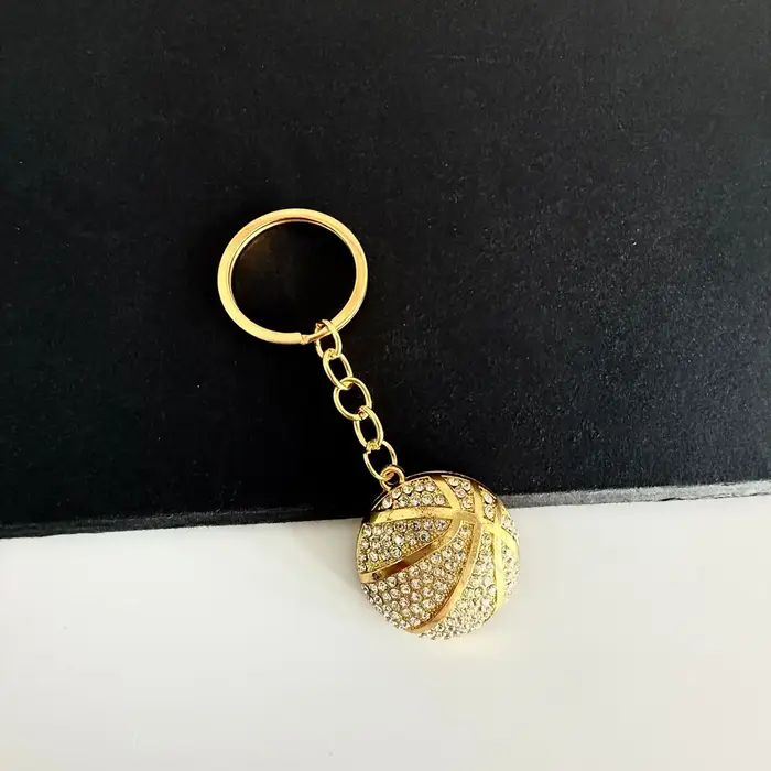 Porte-clés de basket-ball incrusté de diamants