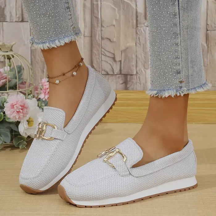 Chaussures décontractées à bout rond avec boucle métallique pour femmes