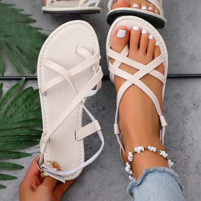 2025 Chaussures croisées d'été Bande étroite Boucle de cheville Sandales de plage Femmes