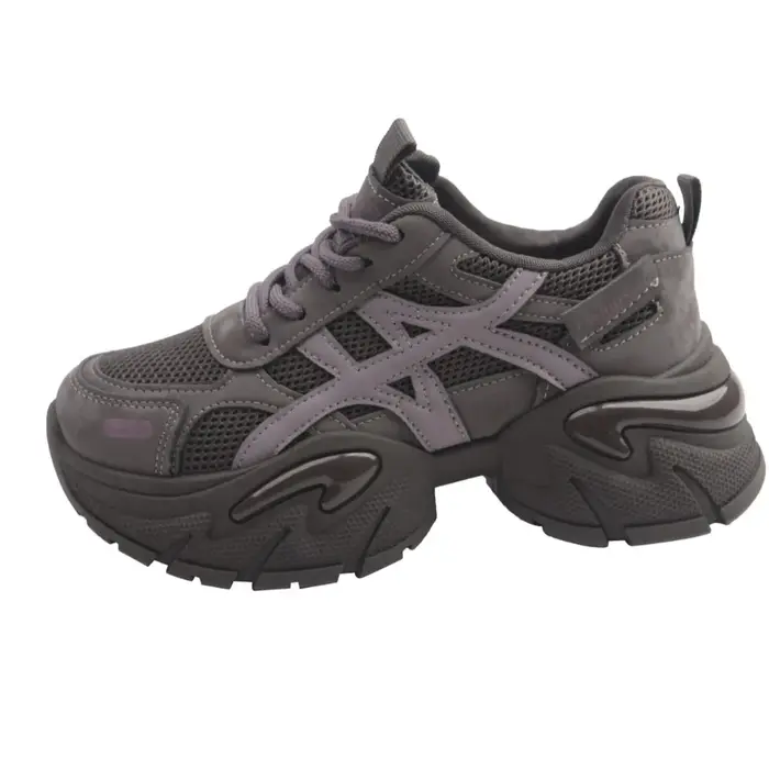 Chaussures de sport tendance à plateforme style 'Dad Shoes'