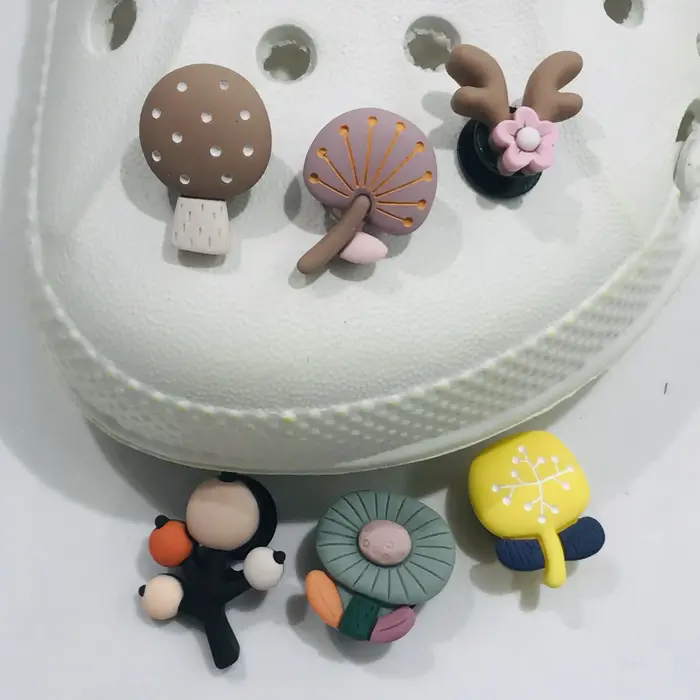1 pièces champignon arbre fleurs petit mignon sabot accessoires résine chaussures boucle breloques a