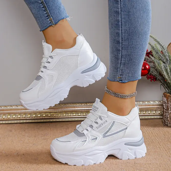 Plate-forme chaussures de sport pour femmes blanc décontracté maille respirant baskets hauteur augmenter à lacets printemps automne Tennis Feminino