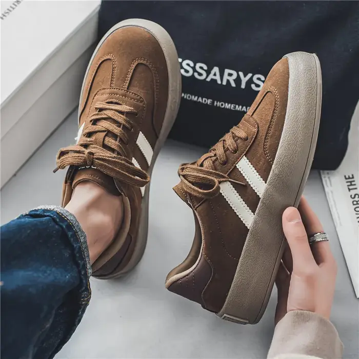 Baskets basses classiques marron pour hommes