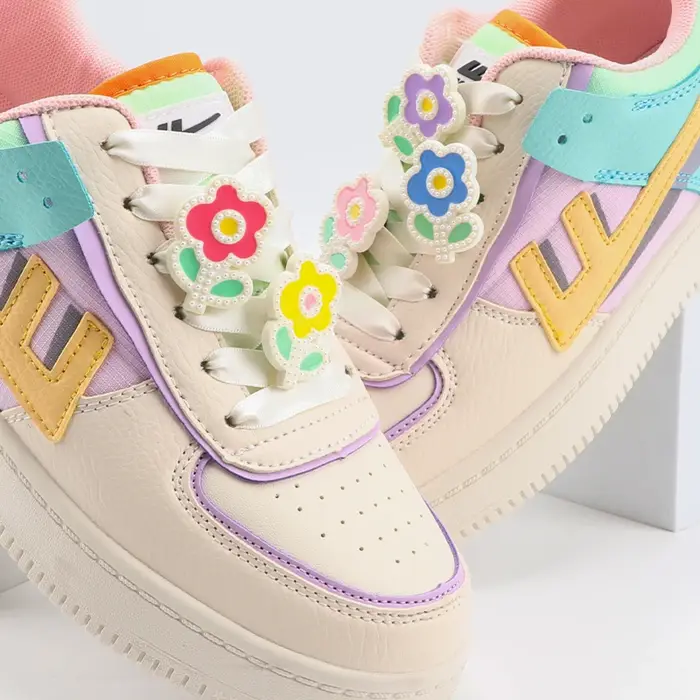 Breloques de chaussure de fleur en plastique conception lacets Clips boucle lacets de chaussure déco