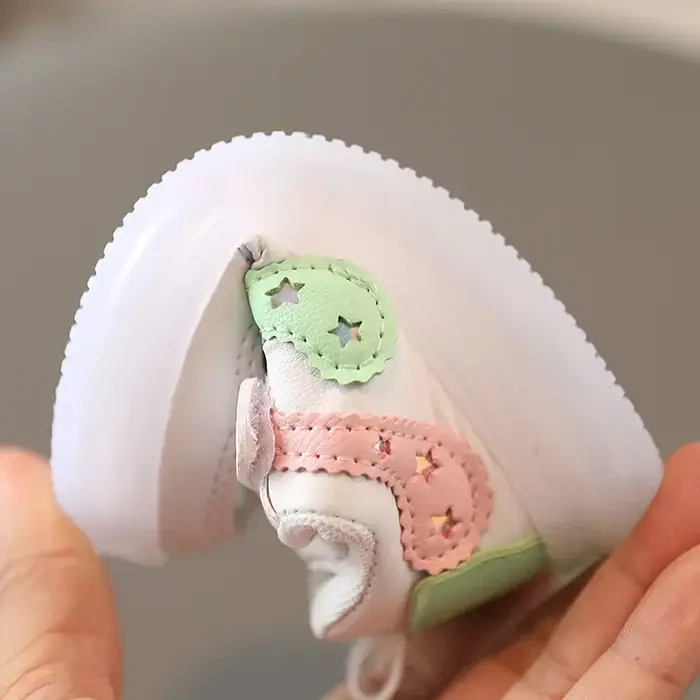 Tenis enfants Led chaussure garçons filles baskets éclairées chaussure lumineuse pour enfants à semelles souples respirant décontracté infantile enfant en bas âge bébé chaussures