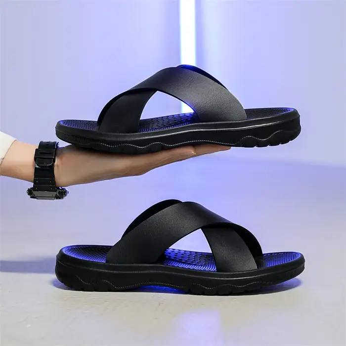 Nouvelles pantoufles en cuir pour hommes