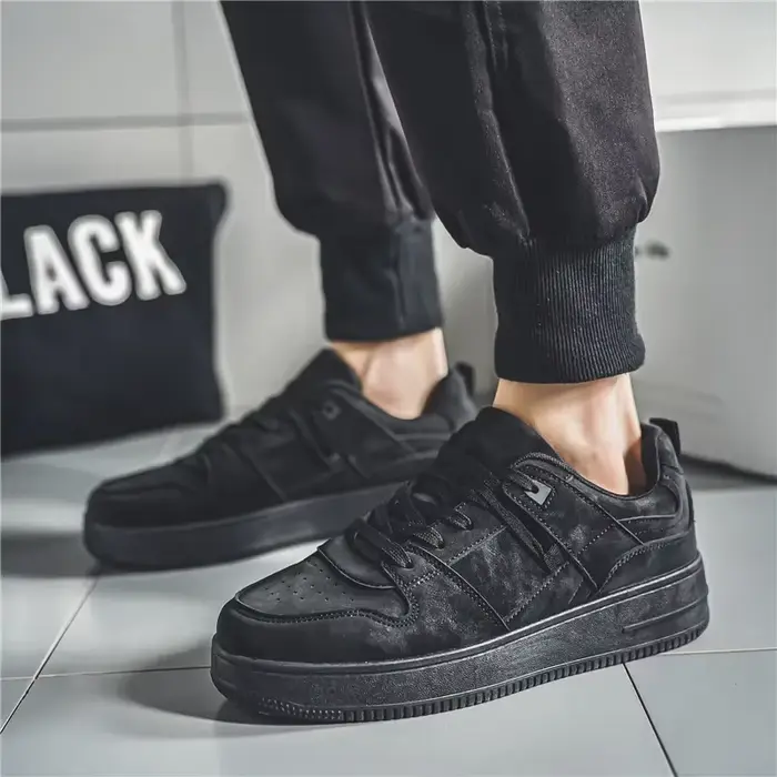 Chaussures plates originales noires Air Force pour hommes