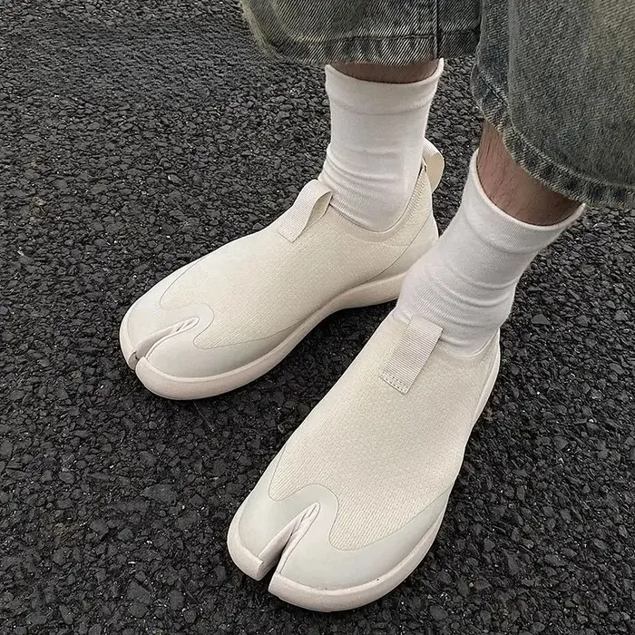 Tabi chaussures pour hommes et femmes respirant pour l'automne 2025 Mules en tricot pour couples à semelles souples pantoufles décontractées à bout fendu à la mode 36-45