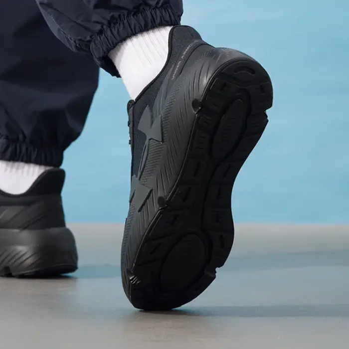 Under Armour 2026 Nouvelles baskets en mesh à semelle épaisse