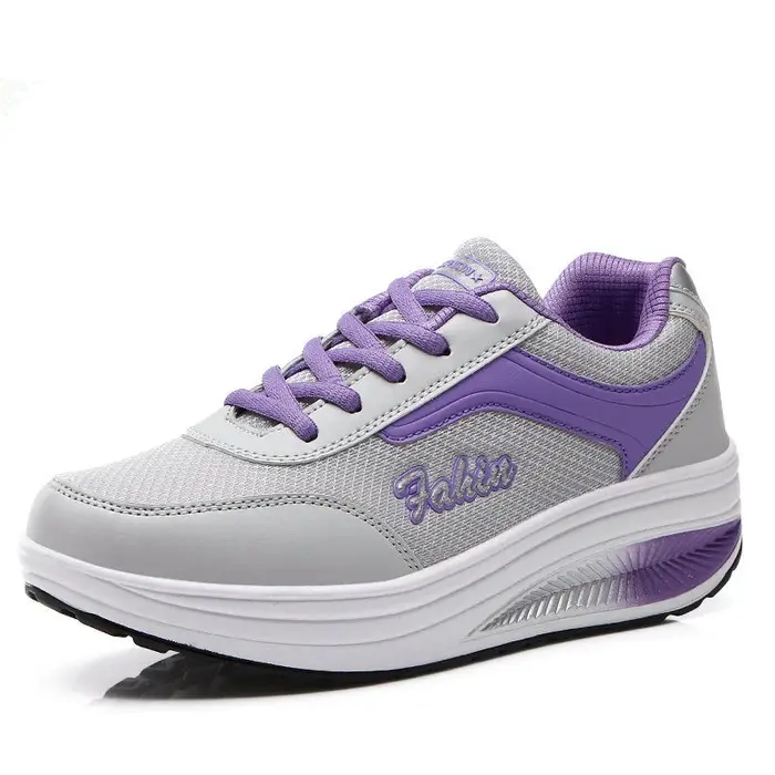 Chaussures de marche plates pour femmes