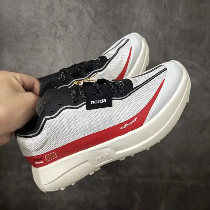 2026 Norda 005 Chaussures de trail running tout-terrain respirantes, antidérapantes et résistantes à l'usure pour couple, idéales pour le trekking et les activités décontractées en extérieur