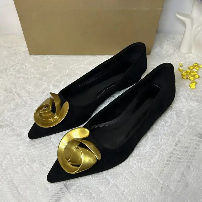 Chaussures de bureau noires à enfiler pour femmes, chaussures d'été avec boucle en métal doré, bout 