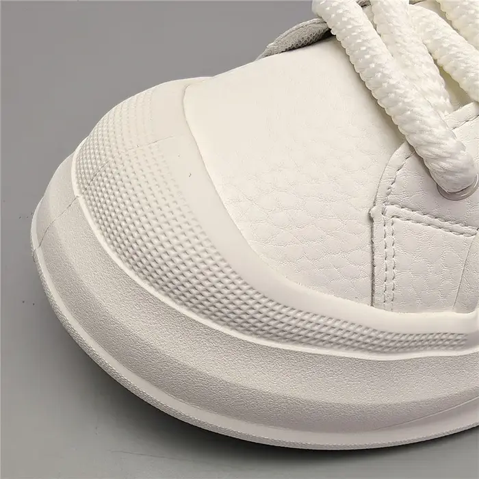 Nouvelles baskets coréennes à plateforme 2026 pour hommes, chaussures de course et de marche confortables, chaussures décontractées à lacets vulcanisées, baskets épaisses