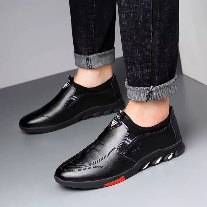 Chaussures en cuir à l'offre elles souples pour hommes
