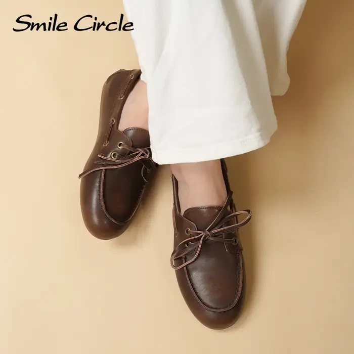 Chaussures Bateau en Cuir group pour Femme