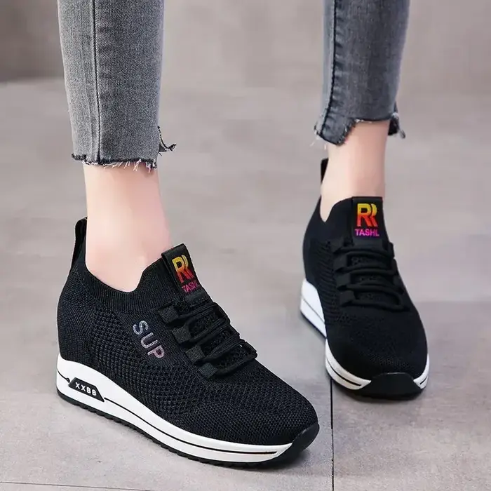 Chaussures compensées à talons cachés pour femmes