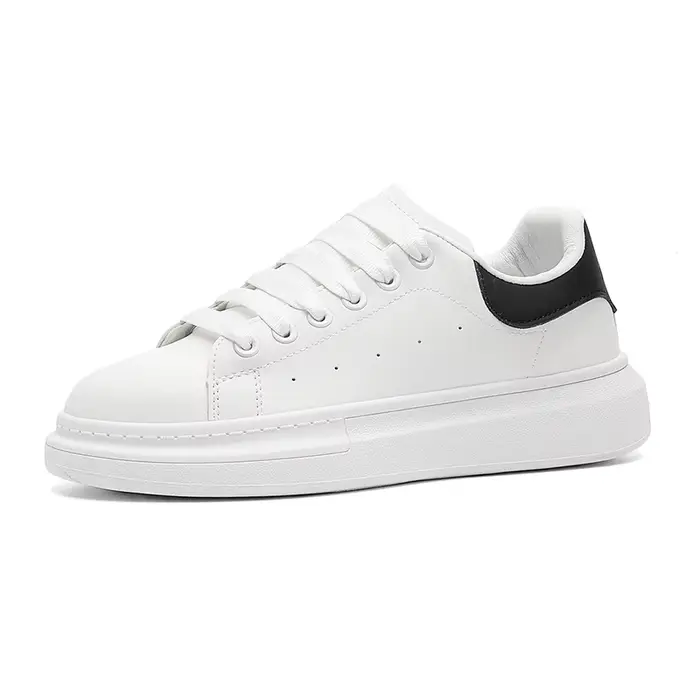 Baskets minimalistes blanches pour hommes, confortables, décontractées en cuir, chaussures de Skateb