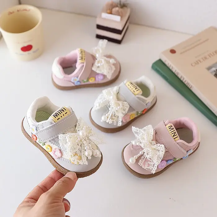 Chaussures de sport pour bébé avec nœud en dentelle