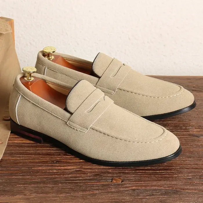 Chaussures décontractées pour hommes mocassins en daim mode sans lacet chaussures en cuir doux solid