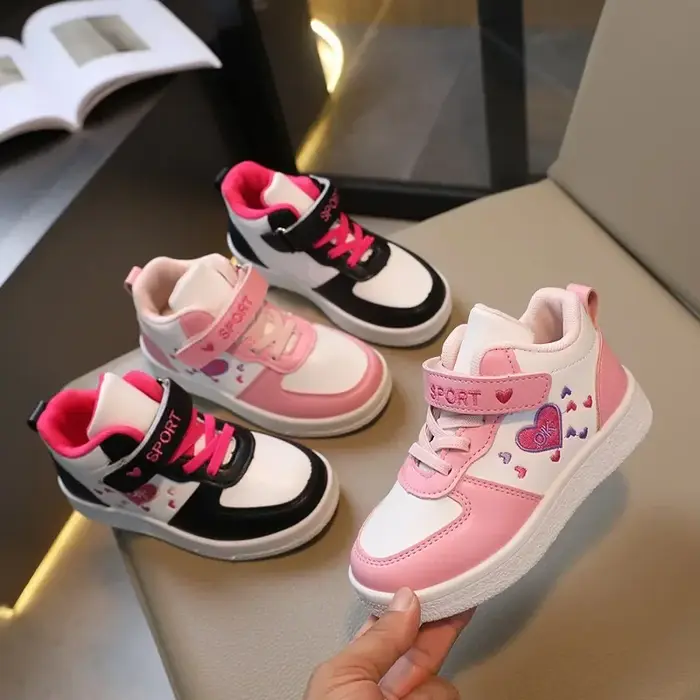 Chaussures de sport pour enfants, baskets pour filles mignonnes, chaussures polyvalentes pour enfants, chaussures souples respirantes, crochet et boucle, nouvelle mode, printemps et automne 2024