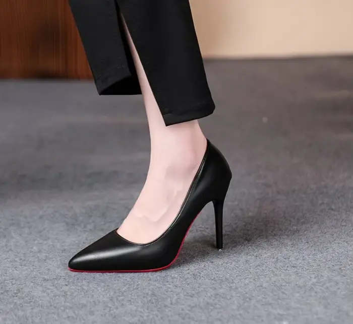Escarpins classiques à talons hauts pour femmes, chaussures d'automne en cuir, chaussures à talons hauts pour Banquet et mariage, Sexy, fond rouge