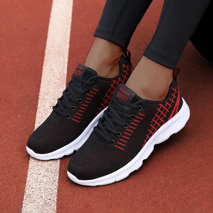 Chaussures de course pour femmes 2025 maille espadrilles décontractées à lacets léger femme marche respirant Sports de