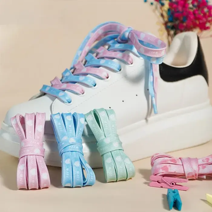 Lacets plats personnalisés Saint-Valentin Cœur Rose Amour pour Chaussures de Sport en Toile Haute pour Couples