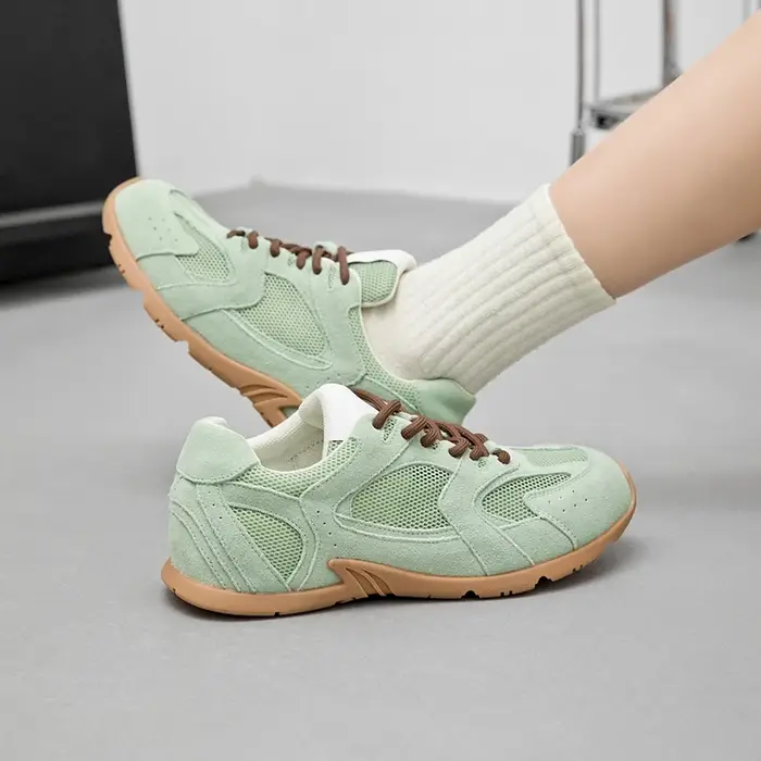 Baskets pour femmes Printemps-Été 2026 Nouveauté en cuir véritable Rétro Tendance Décontractées Plates à lacets