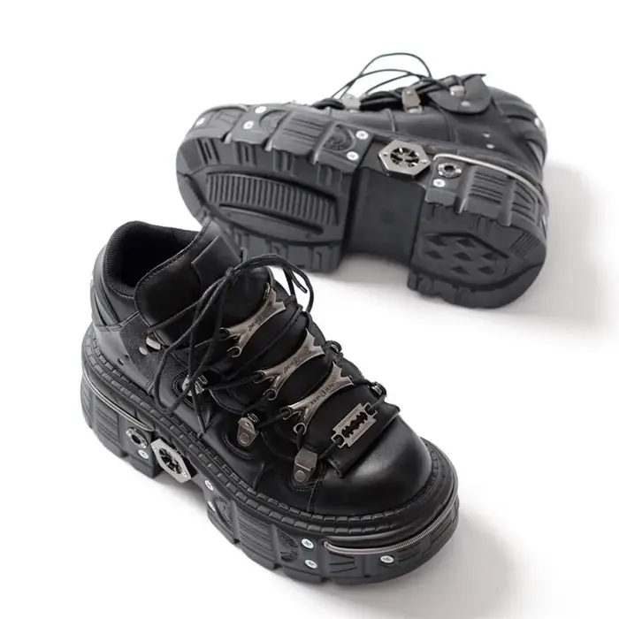 Chaussures à plateforme Punk pour femmes, baskets à lacets, bout rond, décoration en métal, talons fins, chaussures gothiques de fête, boîte de nuit