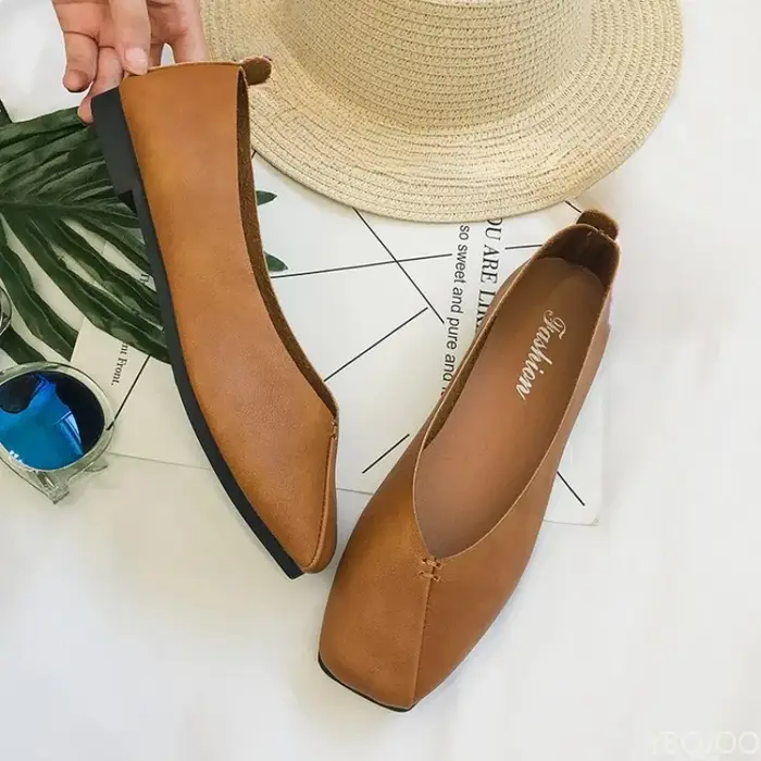 Chaussures plates à bout carré pour femmes